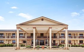 Days Inn By Wyndham Paris